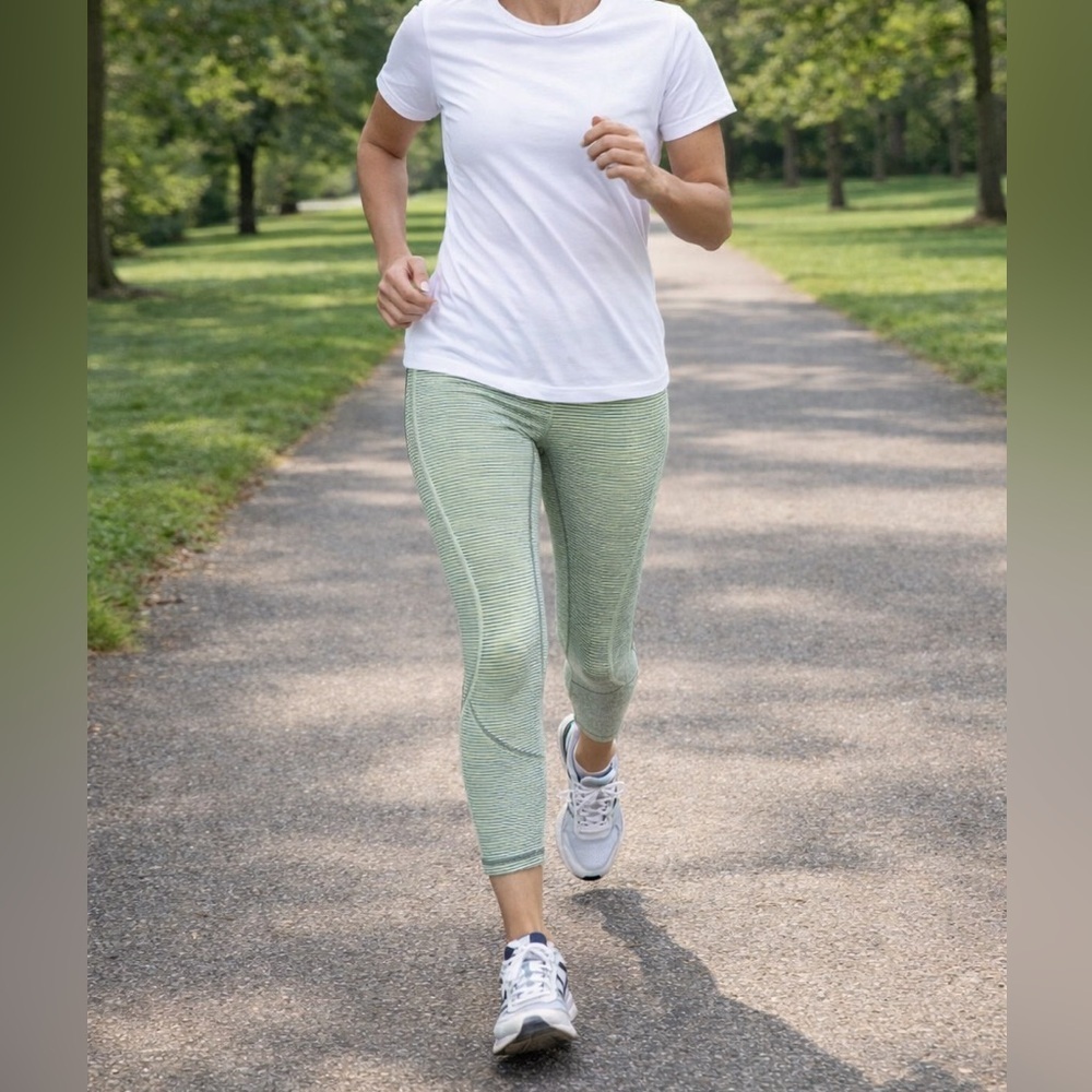 Zella Live In Streamline' Capris Leggings Small Micro Stripe